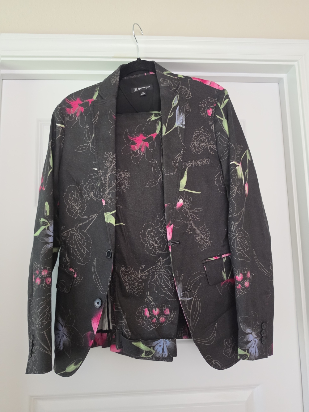 INC International Concepts Blazer And Pants Set with Pink & Green Floral Print